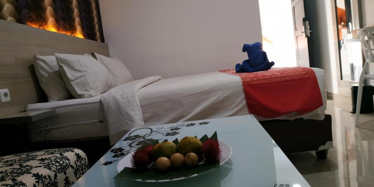 Mel'S Inn Манадо Екстериор снимка
